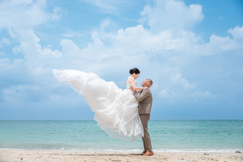 青い海で見つめあい