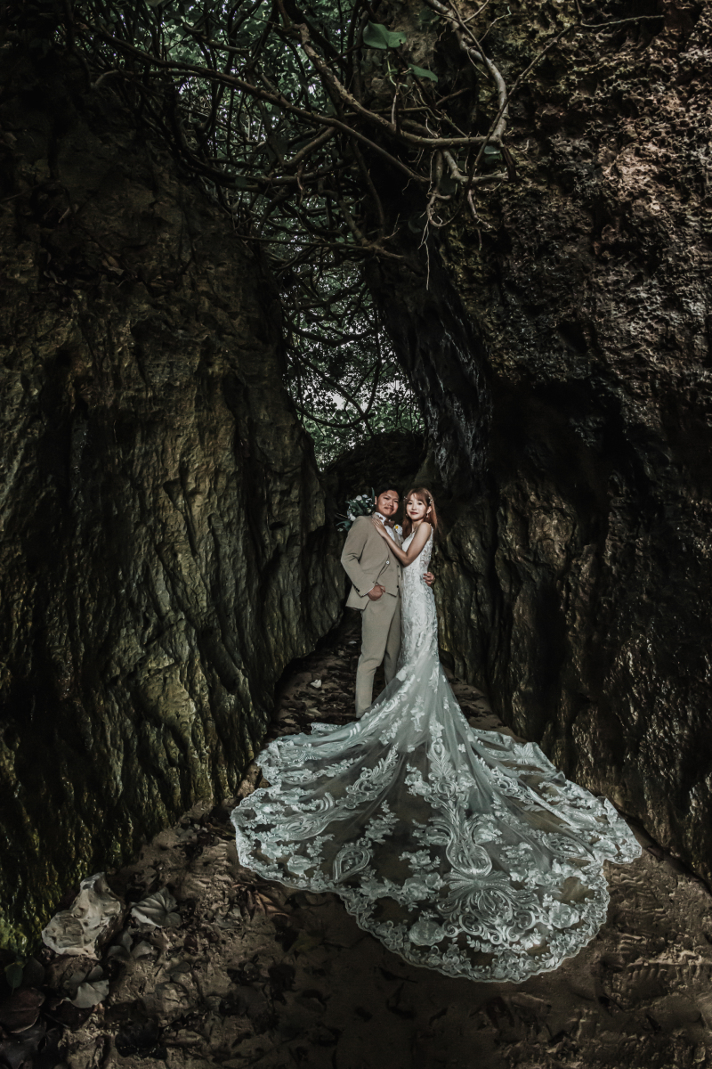 神秘的空間で寄り添い♡