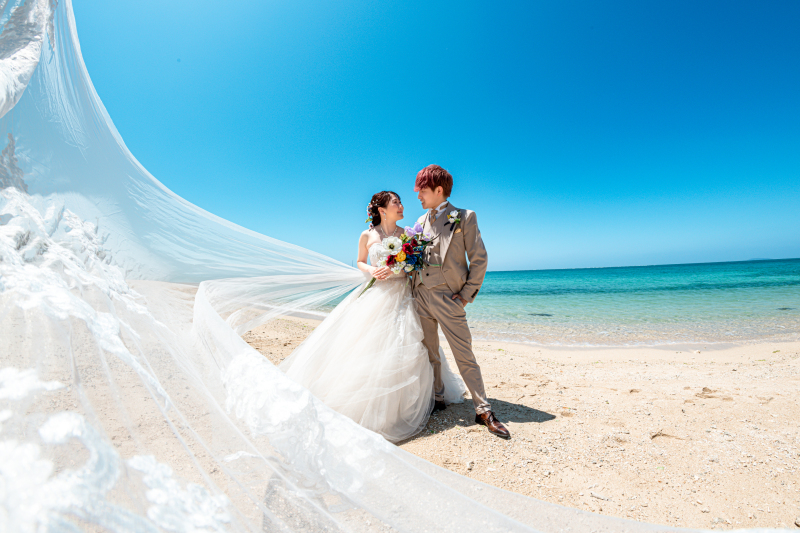 青いビーチとベール♡