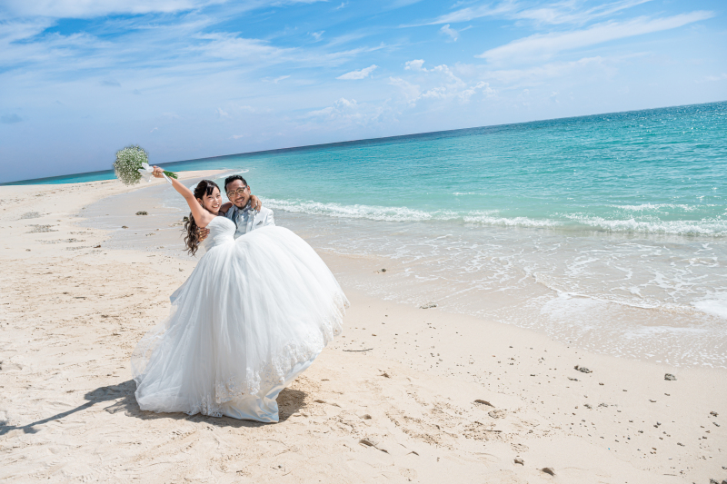 青い海と幸せ笑顔