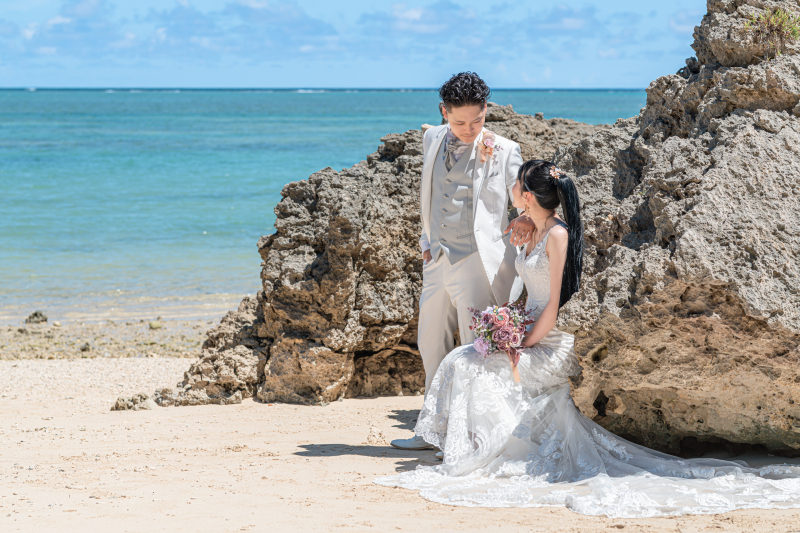 青いビーチ見つめ合い♡