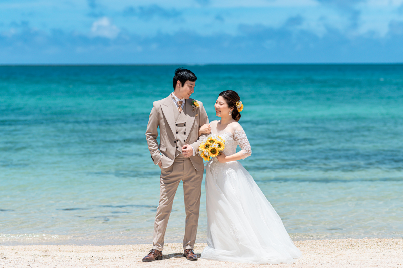 青いビーチに並んで♡