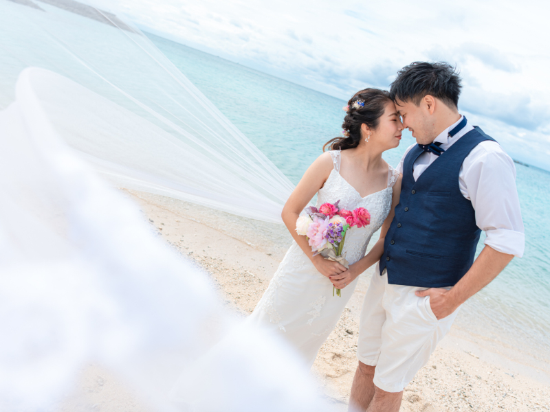 海風を活かしたベールショット♡