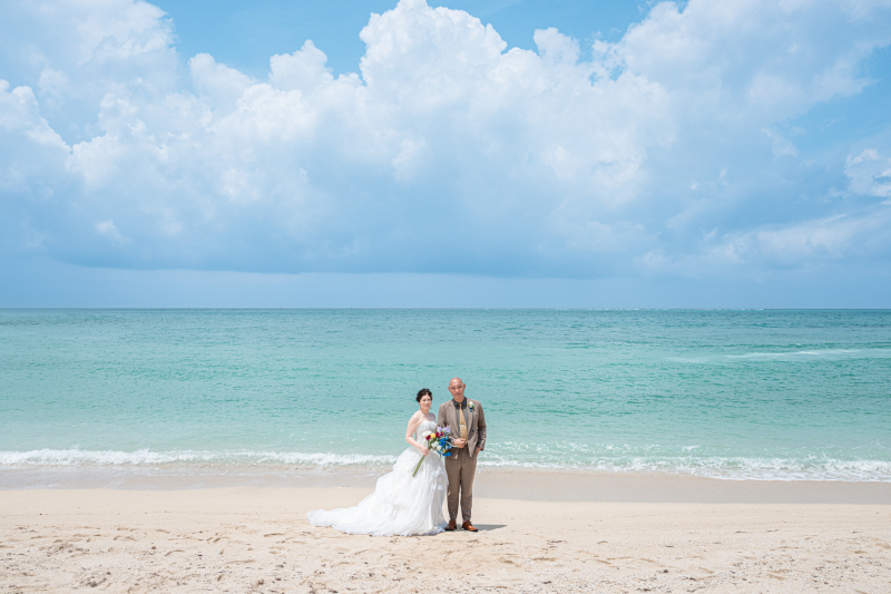 青いビーチで笑顔♡