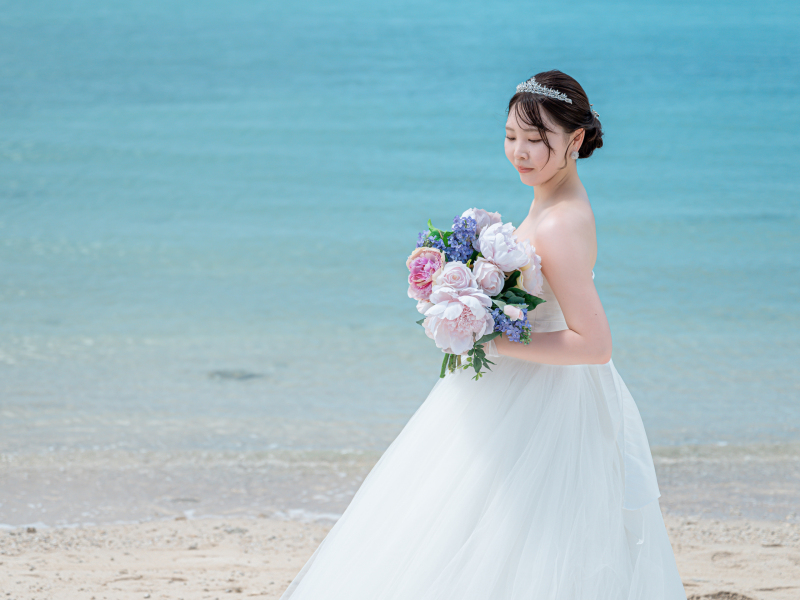 青い海とブーケ