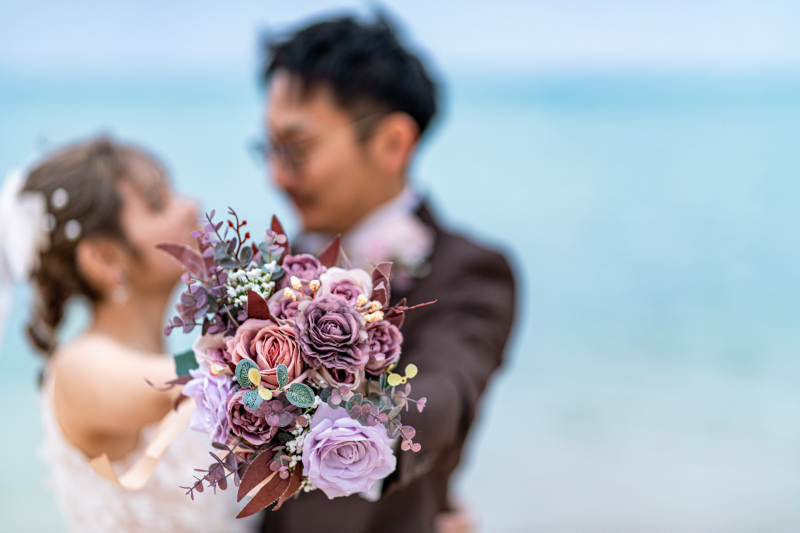 ブーケ越しの見つめ合い♡