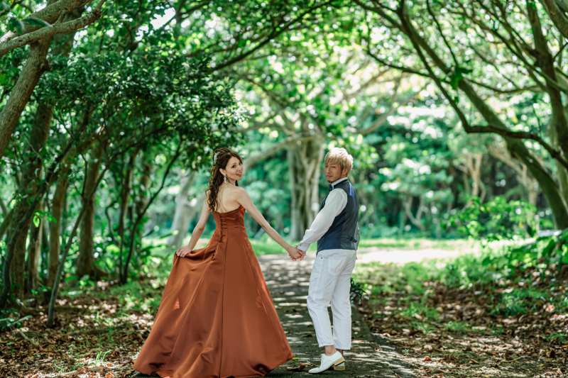 自然のアーチの下で