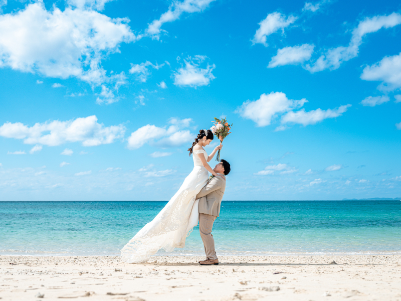青空ビーチ抱き上げ♡