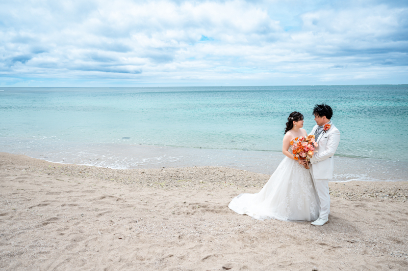 青いビーチ見つめ合い♡