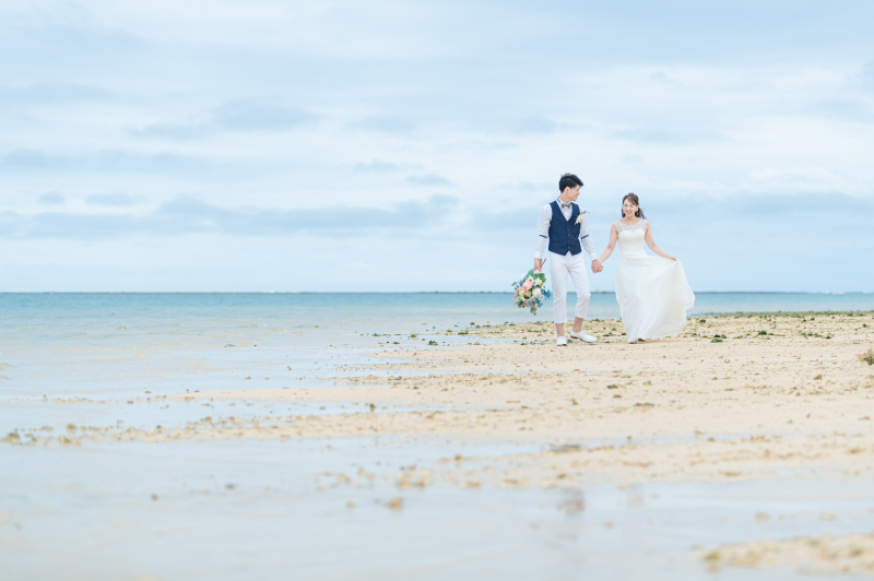 波打ち際の笑顔