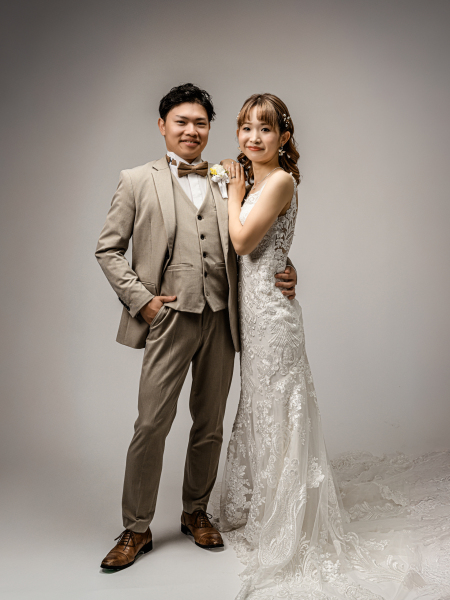 スタジオ撮影 新婦寄りかかり♡