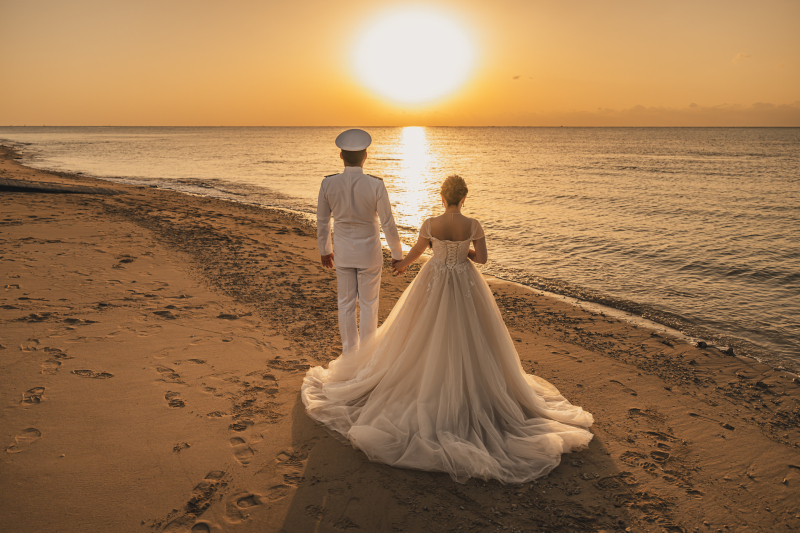 ああ夕日へ手つなぎ♡