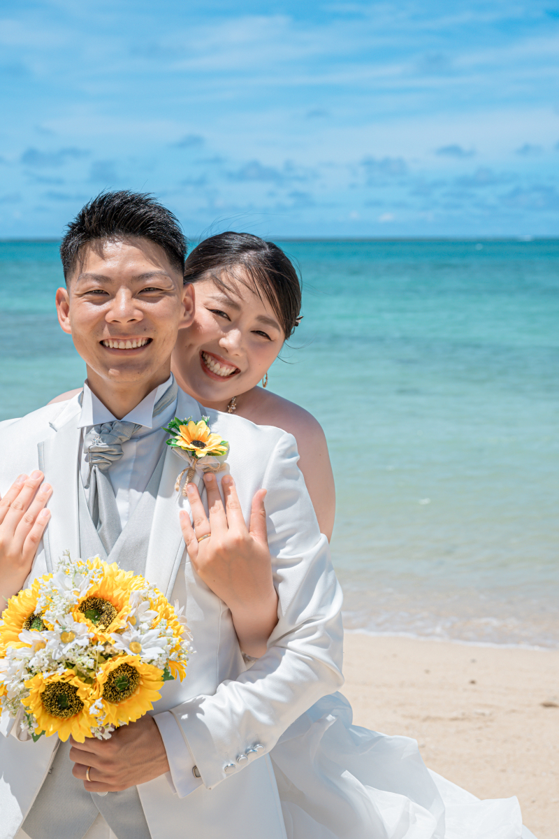 にこにこバックハグ