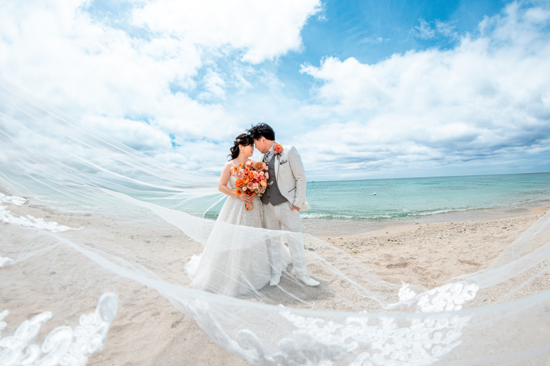 青いビーチとベール♡