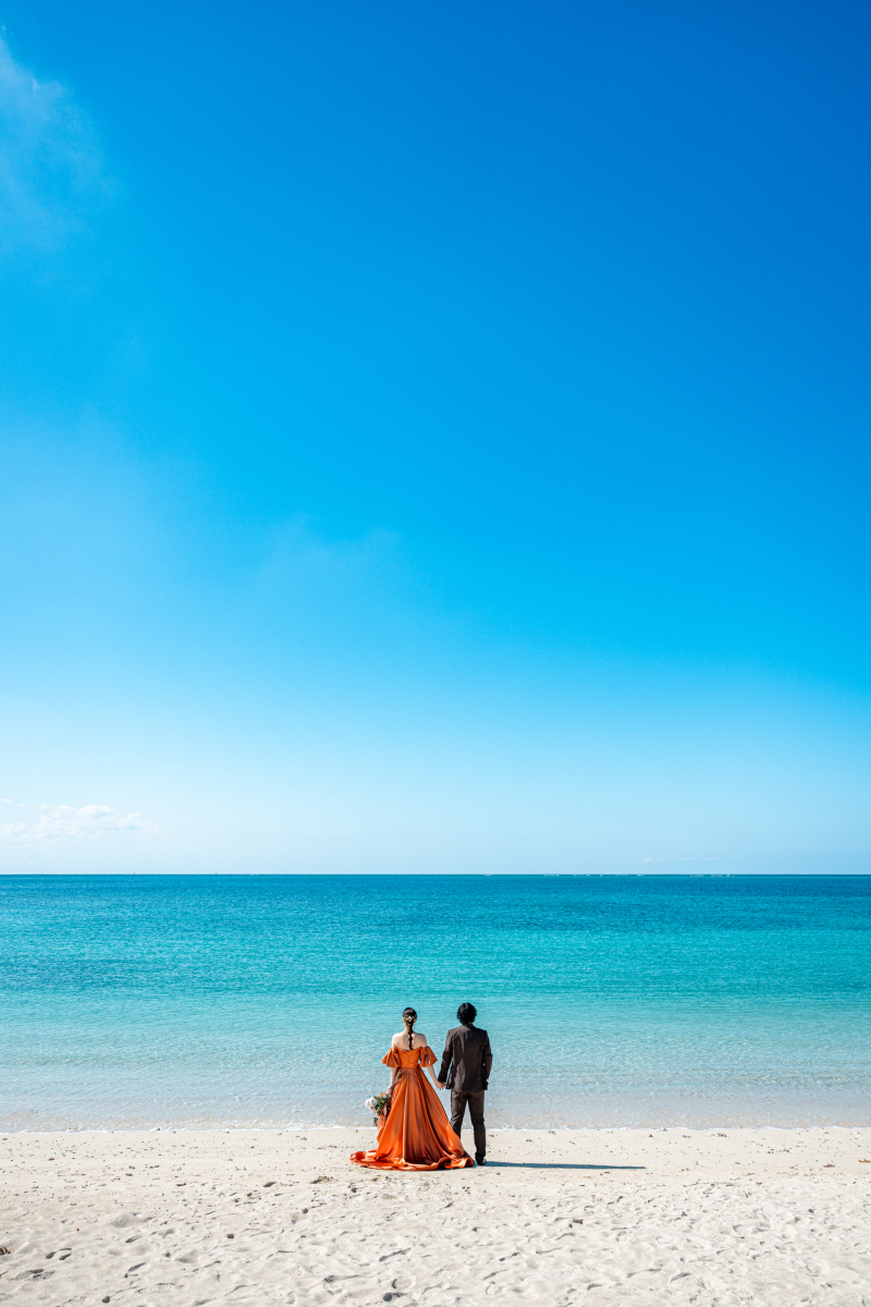 広い空と青いビーチ♡