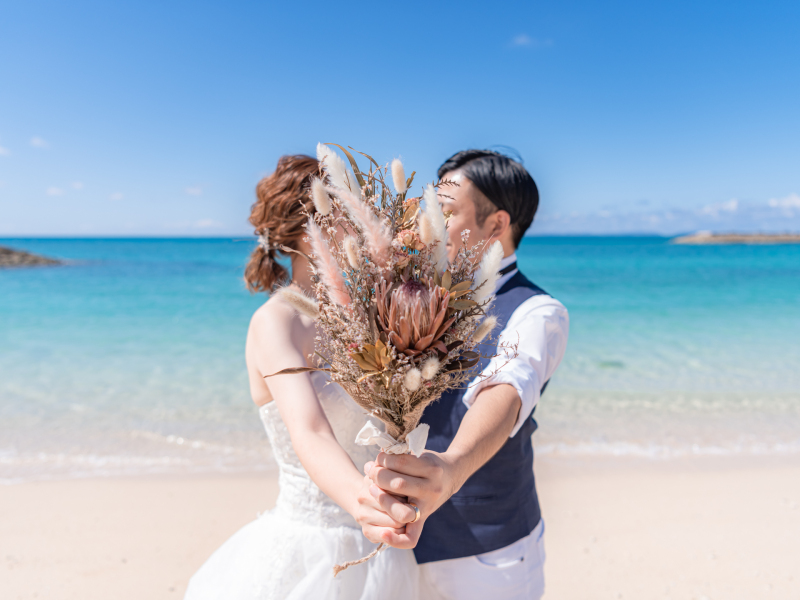 ブーケの後ろで♡