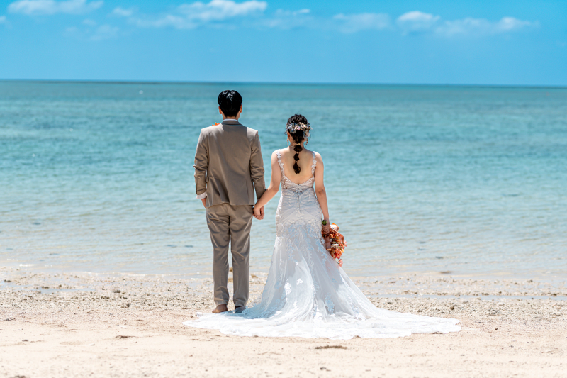 青いビーチ後ろ姿♡