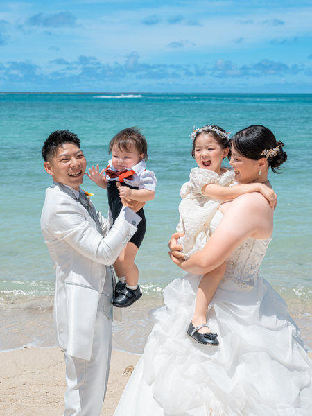 青い海と小さな天使