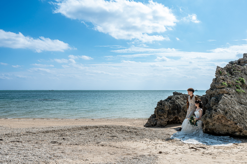 青いビーチを眺めて♡