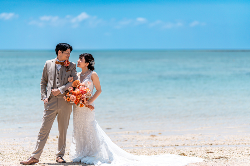 青いビーチ見つめ合い♡