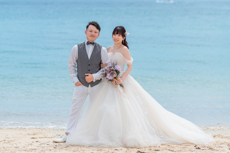 青いビーチに並んで♡