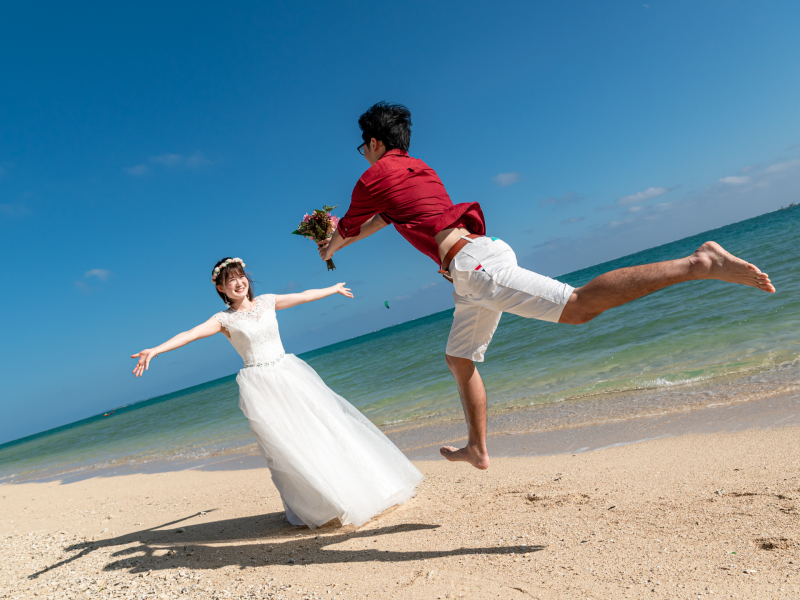 新婦様へ飛び込む新郎様♡