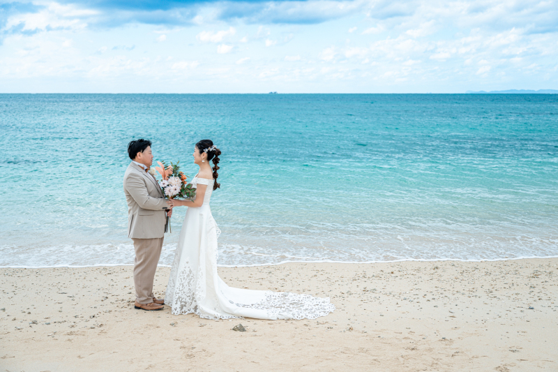 青いビーチで向き合い♡