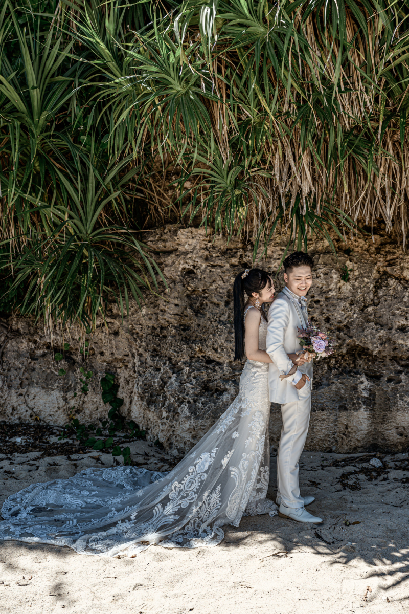 ビーチ植物バックハグ♡