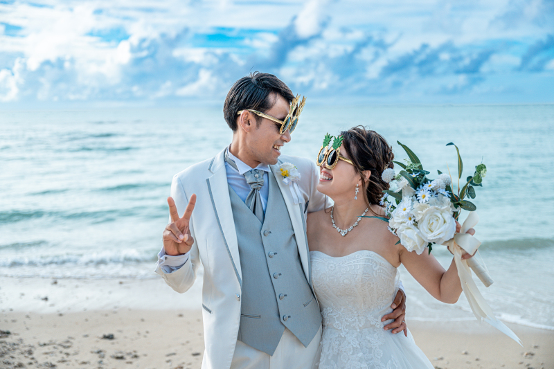 青いビーチでおふざけ♡