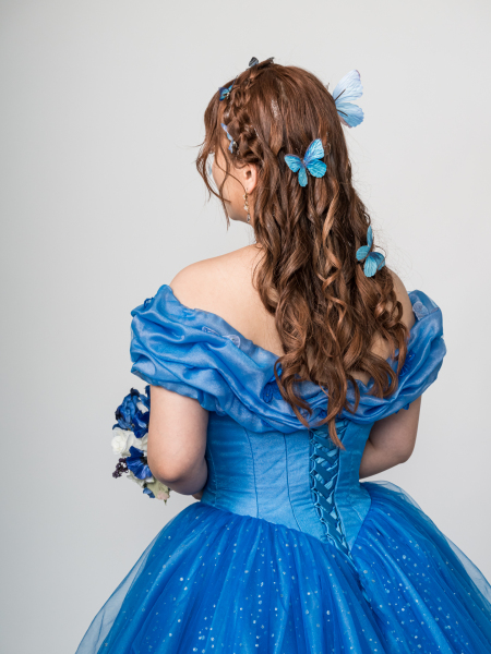 編み込みアレンジダウンスタイル