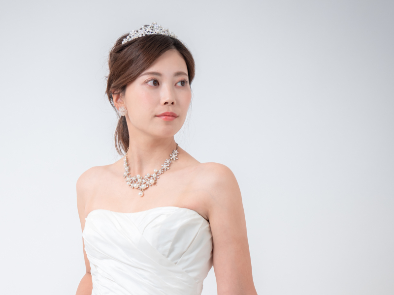 エレガントメイク＆ティアラヘアセット