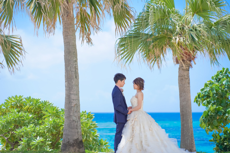 グリーンの向こうには透き通る青い海