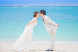 沖縄ならではの透き通ったビーチで♪