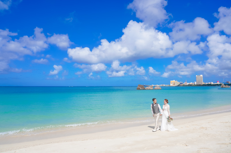 海辺を歩きながら