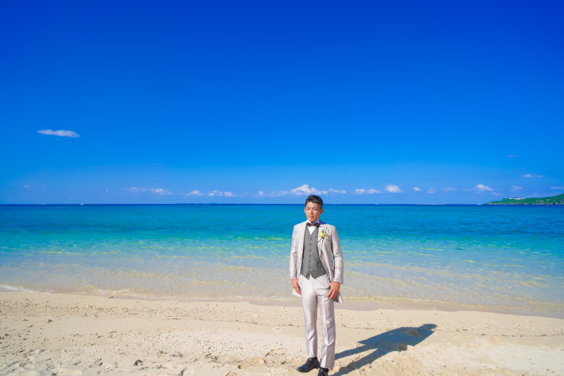 タキシードも様々ご用意しております