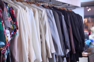 タキシードレンタルまたは追加