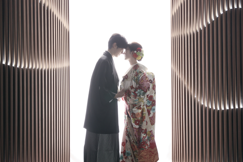 光に包まれているようなシルエット