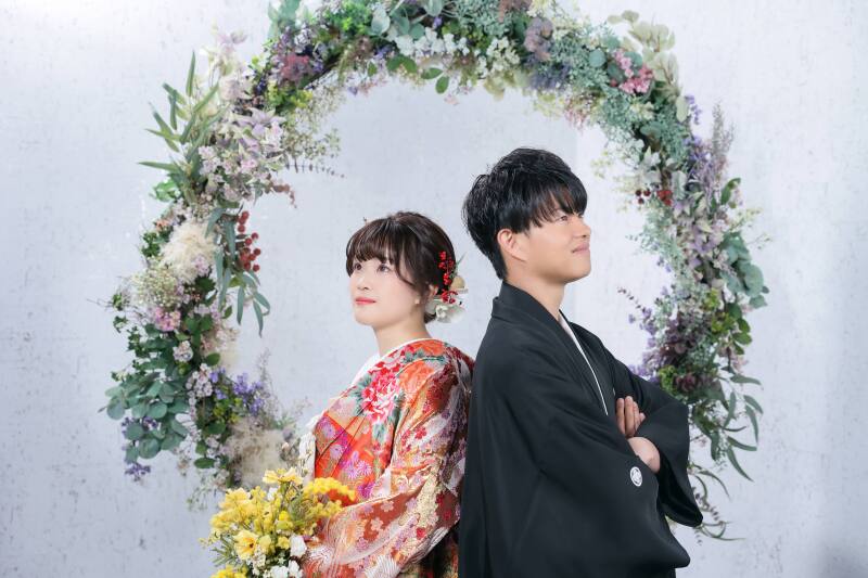 背中合わせのショット