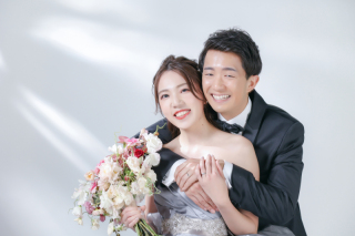 真っ白なキャンバスにおふたりのカラーを