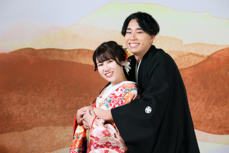 後ろから優しく抱きしめて