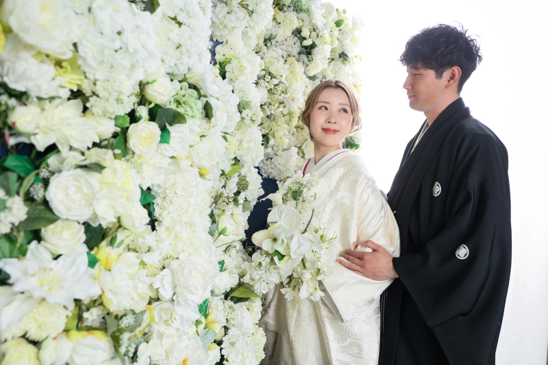 WhiteBloom