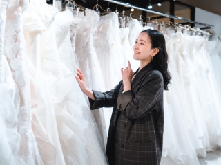 ウェディングドレス　ドレスのライト　紫陽花　ウェディング　結婚式　セット売り 送料無料！カラードレス ベアトップ パープル/紫 ラベンダー色