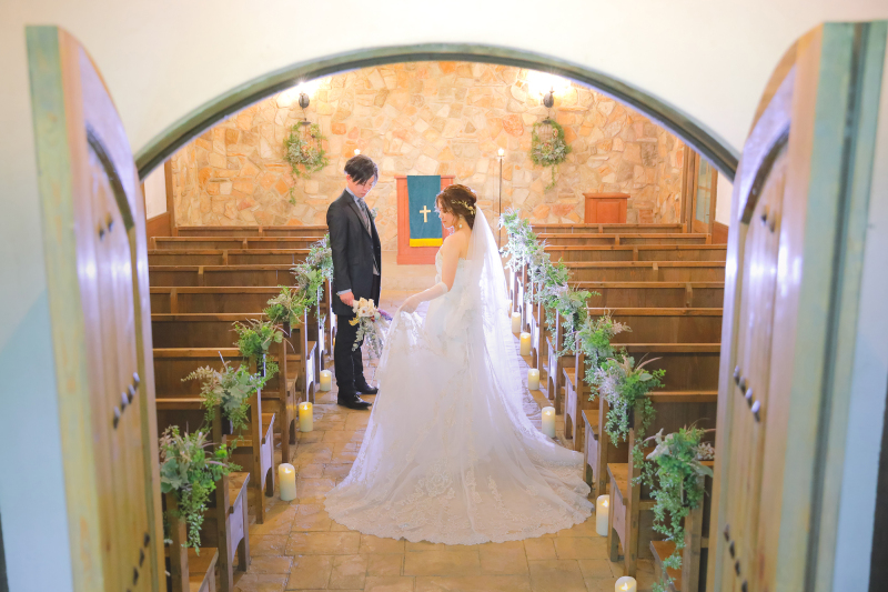 木の香りが心地よいアットホームなチャペル