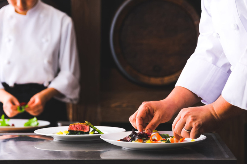 【会食&ご家族も一緒に撮影】プレミアムファミリーフォトプラン♢ウエディングドレス&チャペル撮影付き