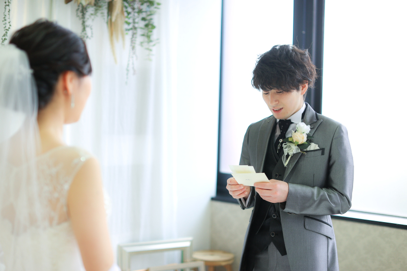 新郎から新婦へサプライズで手紙披露