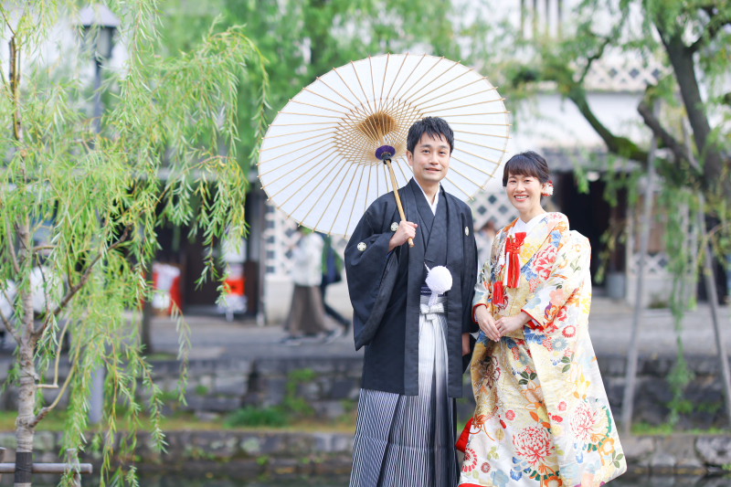 白い和傘をもって撮影☆彡