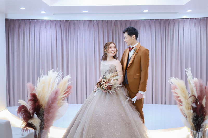 お次はカラードレスにお色直し