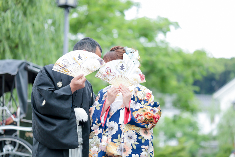 幸せを扇子にのせて
