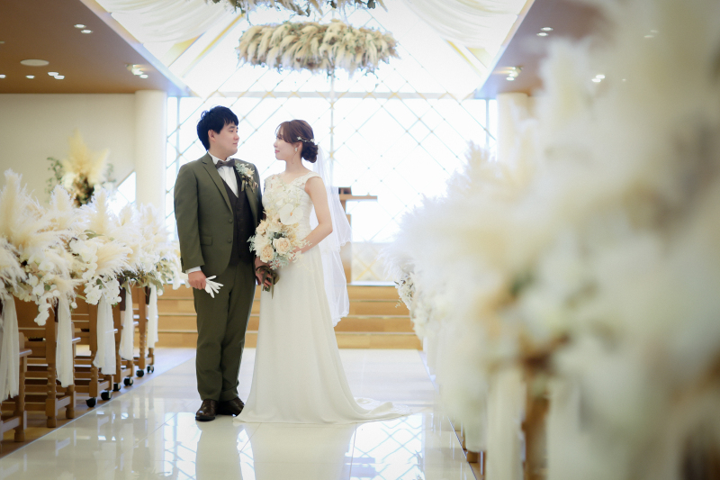 結婚式場のチャペルで"セレモニーフォト"