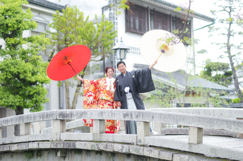 和傘を使った楽しい瞬間をパシャリ♪